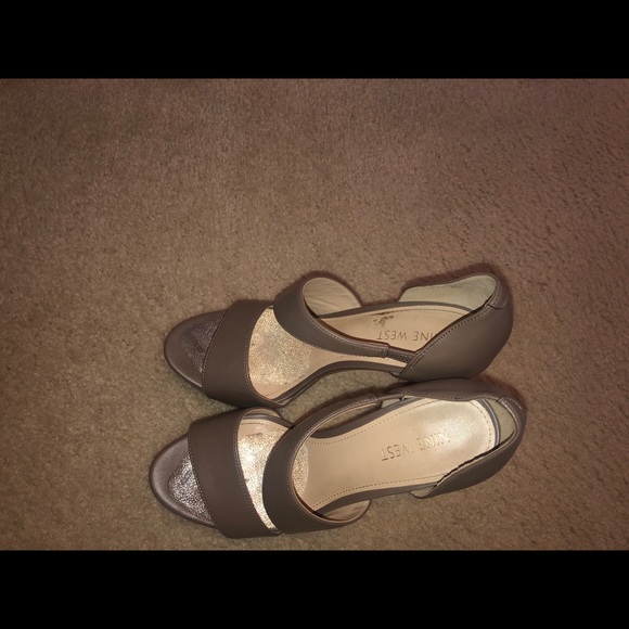 Heels - Picture 2 of 4